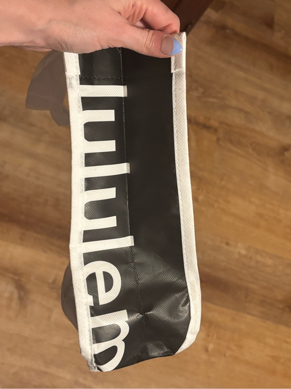 White lululemon bag - Picture 3 of 3